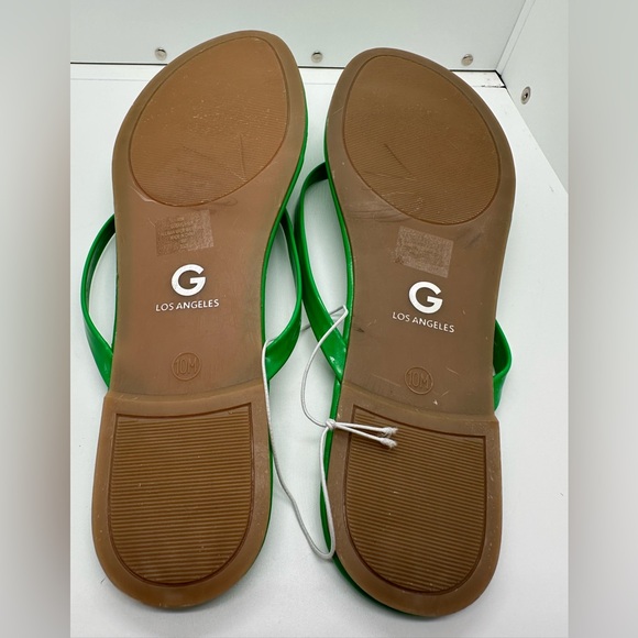 GBC Los Angeles Glossy Green Flip Flop Sandals NWOT Size 10 - Picture 5 of 6